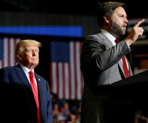 Lãnh đạo đảng Dân Chủ: Ông Trump có thể sẽ thay phó tướng trong 10 ngày tới