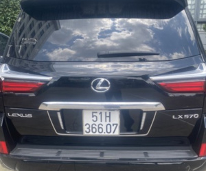 TP HCM: Công an tìm chủ nhân xe sang Lexus LX570