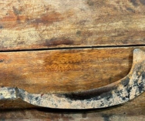 Bị nói xấu, thanh niên dùng rựa chém cha già 71 tuổi của đối phương