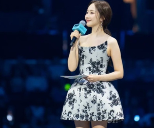 Ảnh chụp body 37kg của Park Min Young bằng điện thoại ở Mỹ làm Knet đứng ngồi không yên