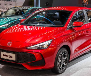 Ô tô giá rẻ 320 triệu đồng khiến Kia Morning, Grand i10 ở Việt Nam 'khóc thét', 'uống' 4,4lít/100 km