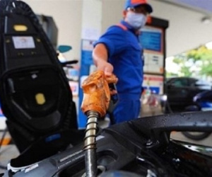Giá xăng hôm nay 04/8/2024: Tụt dốc đến khi nào?