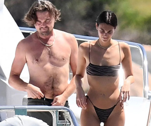 Leonardo DiCaprio đi nghỉ với bạn gái người mẫu kém 24 tuổi