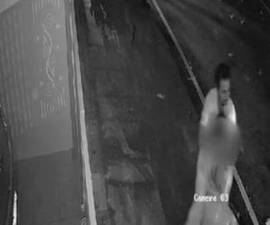 Clip: Đi dạo buổi sáng, người phụ nữ bị kẻ lạ mặt sàm sỡ