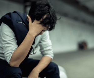 Đàn ông EQ thấp thường có 4 đặc điểm điển hình: 'Thùng rỗng kêu to', càng che giấu càng lộ rõ