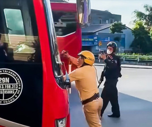 Tài xế xe khách 'húc đẩy' CSGT Hải Dương bị phạt 5,9 triệu, tước bằng lái 2 tháng