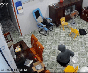 Clip: Trộm bò vào tiệm nail cuỗm đi cả 100 triệu đồng mà 4 người trong nhà không hề hay biết