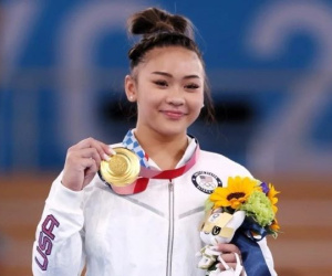 Giành huy chương Olympic, 'nữ thần' TDDC Mỹ gốc H'Mông tìm phở ăn mừng