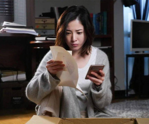 Phát hiện chồng tham gia nhóm lớp mẫu giáo dù con đã lên cấp 3, vợ tìm ra sự thật đau lòng