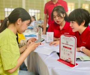 Lãi hơn 10.000 tỷ đồng, Agribank chi lương thưởng cho nhân viên ra sao?