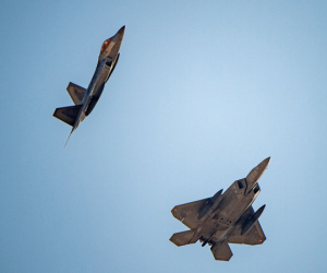 Mỹ điều F-22 tới Trung Đông, cảnh báo Iran nhận hậu quả nếu tấn công Israel