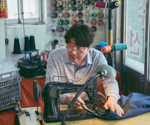 Quốc bảo diễn xuất 30 năm chưa từng thất bại, lập kỷ lục khủng đứng đầu showbiz