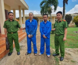 Bắt 2 đối tượng lừa bán 4 người sang Campuchia