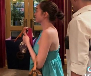 'Ngọc nữ' gen Z bị soi vòng 2 lùm lùm