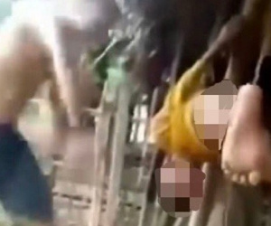 Bé trai 13 tuổi bị cha dượng buộc tay chân, treo lên xà nhà, bạo hành bằng roi và dây thừng