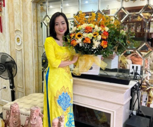 Nữ NSƯT chuyên đóng vai hiền lành, cam chịu, ngoài đời được chồng đại gia yêu chiều, tuổi 51 vẫn trẻ đẹp