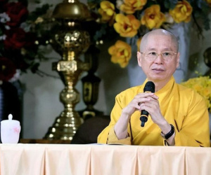 Trường đại học chờ kết luận của cơ quan chức năng để xử lí bằng cấp của ông Vương Tấn Việt