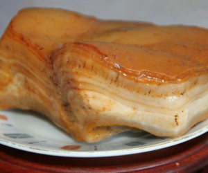Người đàn ông nhặt được 3 'miếng thịt kho tàu', định vứt đi thì cảnh sát bất ngờ thông báo: 'Chúng có giá 33 triệu đồng'