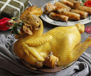 Rằm tháng 7 luộc gà chớ bỏ qua 3 thao tác quan trọng: Thịt gà căng mọng, không khô, vàng ươm cực đẹp mắt
