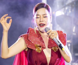 Ca sĩ Thu Phương tuổi 52: Sống trong nỗi sợ bủa vây, con cái ở Mỹ mong sum vầy