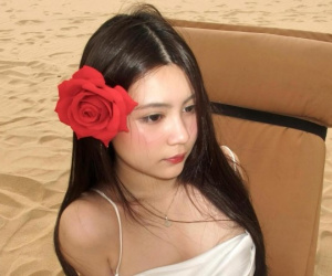 Con gái 16 tuổi của Quyền Linh chăm mặc hở