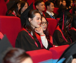 Chùm ảnh gái xinh Ngoại thương dự lễ tốt nghiệp: Đúng là 'lò đào tạo Hoa hậu' lớn nhất Việt Nam!