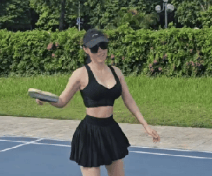 'Phú bà' đánh pickleball bị chê tơi tả: Chính chủ nghe lý do bỗng xin mọi người hãy block mình đi!