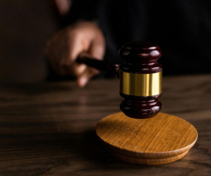 6 năm tranh chấp tài sản thừa kế, em ra tòa mới biết anh trai đã mất 2 năm