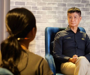 Cô gái bị bạn trai lừa tiền, 'cắm sừng', Lê Hoàng: May chưa tặng cho cái bầu xong chuồn mất