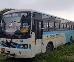 Thêm vụ cô gái 16 tuổi bị cưỡng hiếp tập thể trên xe bus gây chấn động dư luận ở Ấn Độ