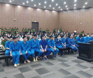 Xét xử 135 bị cáo trong đường dây cho vay lãi nặng và ghép ảnh khỏa thân để đòi nợ
