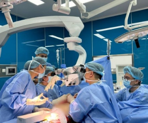 Người phụ nữ hiếm muộn, đang mang thai IVF lại nhập viện vì từng tiêm filler 'nâng cấp' vòng ba: Hội chẩn toàn viện!