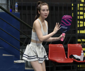 Huyền Lizzie đi chơi pickleball hàng ngày, chụp ảnh liên tục, tập lúc nào?