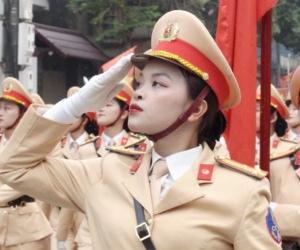 Cán bộ, chiến sĩ công an sẽ bị cấm sơn móng, nhuộm tóc khác màu đen, uống rượu, bia say