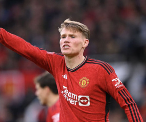 Man United 'đẩy' McTominay và Sancho khỏi Old Trafford