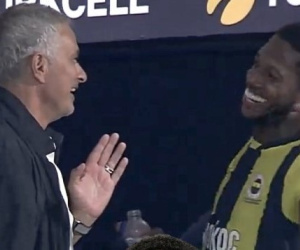 Mourinho 'mắt chữ A, mồm chữ O' khi Fred lập hat-trick