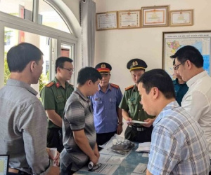 Chèn link cá độ vào website tên miền '.gov.vn', Phó Chánh Văn phòng UBND tỉnh Quảng Trị bị bắt