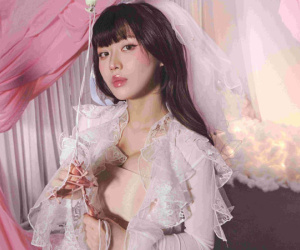 Cô gái Hàn Quốc Han Sara rời bỏ Đông Nhi