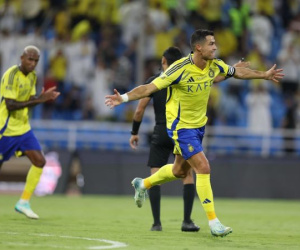 Ronaldo lập siêu phẩm giúp Al-Nassr thắng to