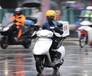 Chấn động cộng đồng giao hàng: Nam shipper kiếm 223 triệu đồng/tháng qua đời vì tai nạn giao thông