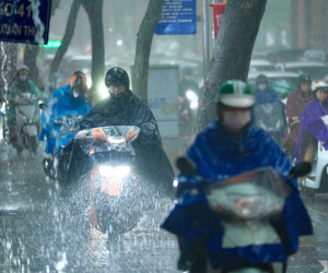 Miền Bắc lại có đợt mưa lớn, nguy cơ lốc sét kèm gió giật mạnh