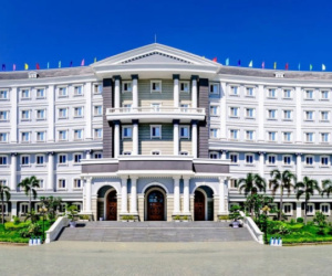 Hàng loạt học sinh trường Quốc tế Mỹ có nguy cơ thất học