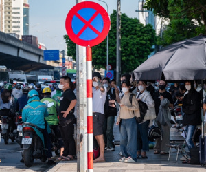 Ngay lúc này: Sợ cảnh ùn tắc, nhiều người xin tan làm sớm để bắt xe về quê nghỉ lễ 2/9
