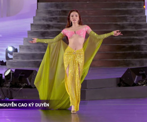 Miss Universe Vietnam: Thí sinh gặp sự cố vì diễn dưới mưa và gió lớn