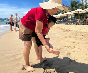 Điều 'đáng sợ' xảy ra ở biển Nha Trang giữa lúc nghỉ lễ