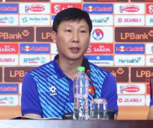 Họp báo ĐT Việt Nam - ĐT Nga: HLV Kim Sang Sik nói gì?