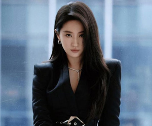 Lưu Diệc Phi một mình một kiểu