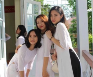 Hoa hậu Lương Thùy Linh gây xôn xao khi khoe nhan sắc thời học sinh