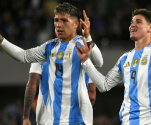 Julian Alvarez chói sáng, Argentina thắng đậm Chile