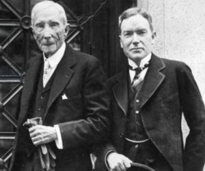 Tỷ phú Rockefeller dặn con: Muốn giàu thì phải biết làm 1 việc, nếu không dù 'sinh ra ở vạch đích' cũng sẽ thất bại